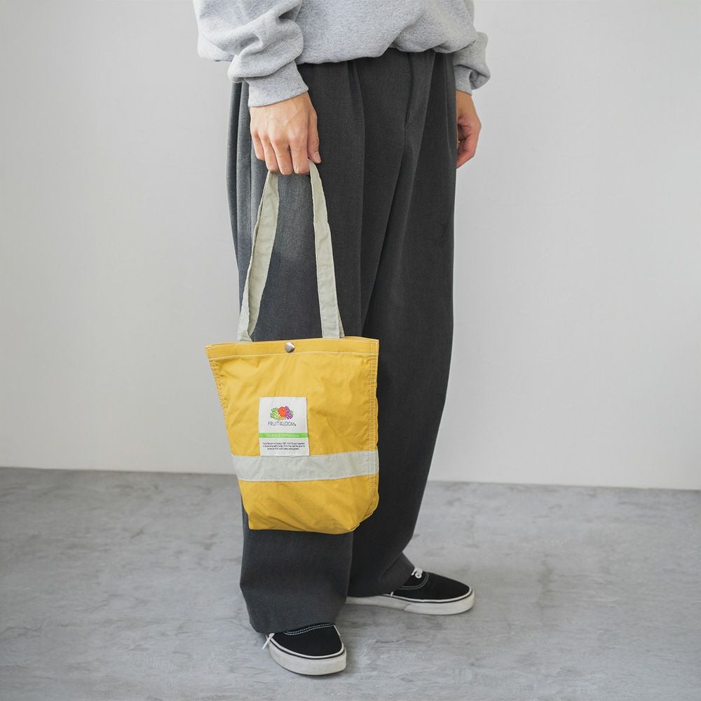 NYLON TOTEBAG M | Fruit of the Loom | 公式オンラインストア